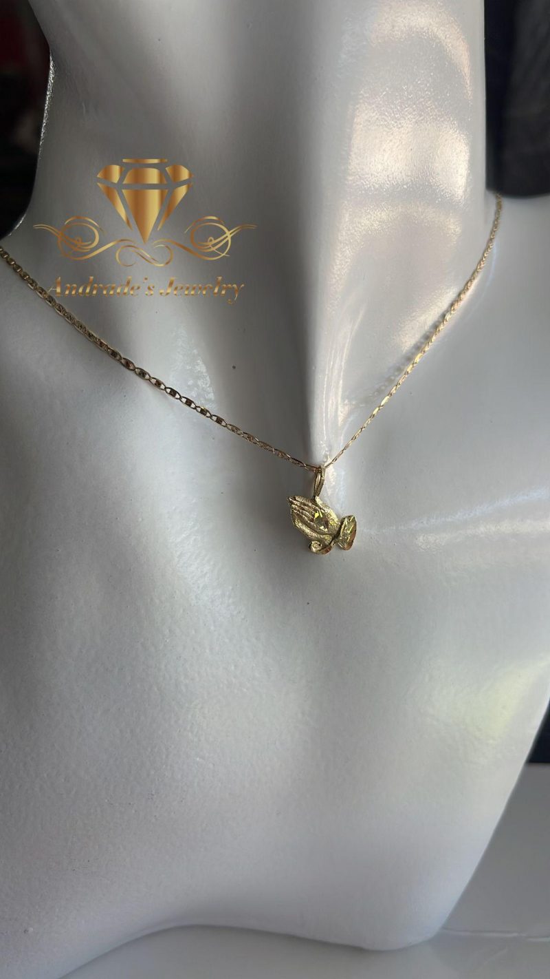 Medalla y Cadena religiosa