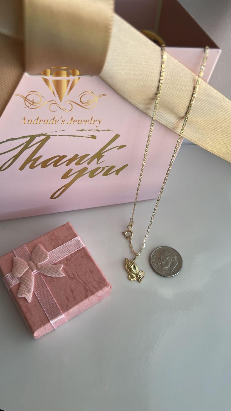 Medalla y Cadena religiosa