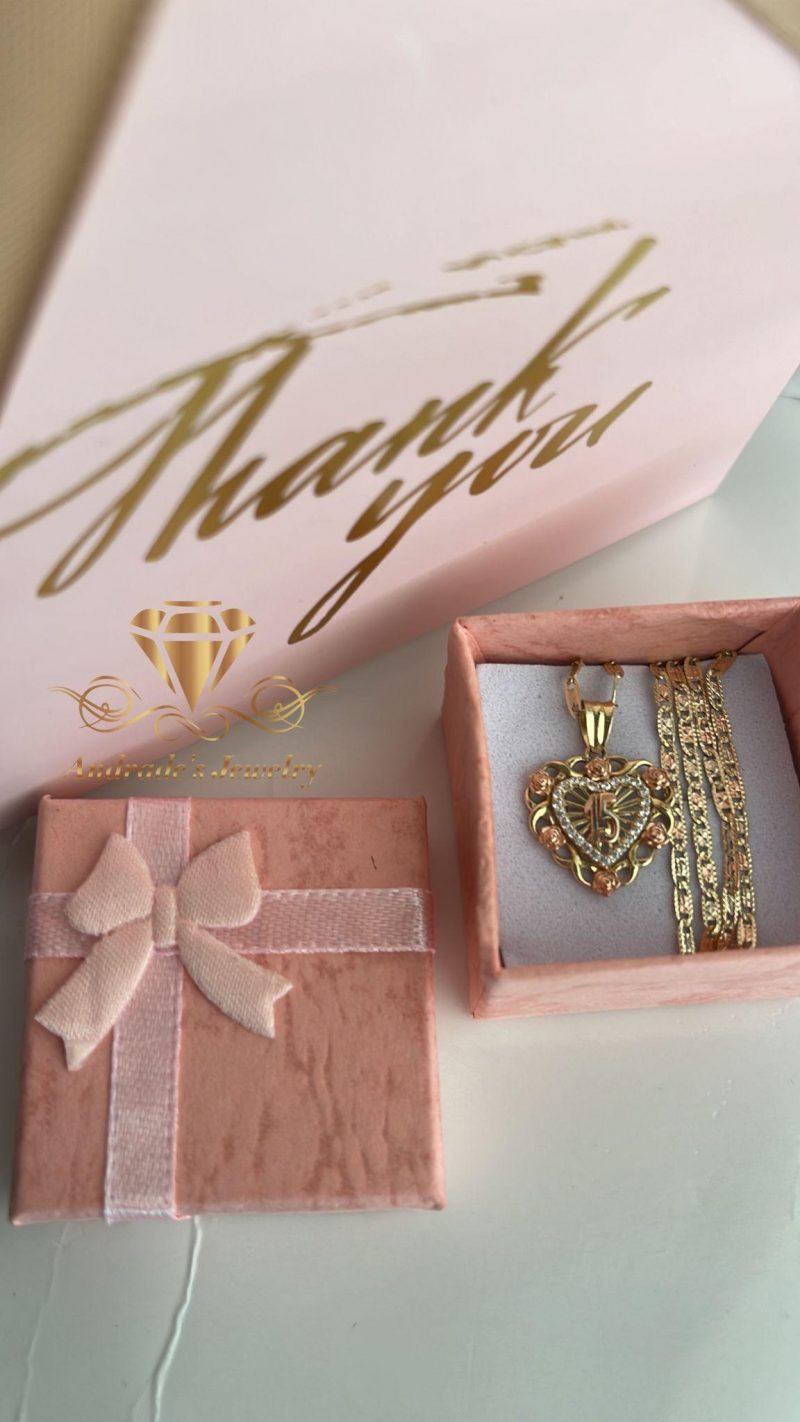 Dije y Cadena de quinceañera