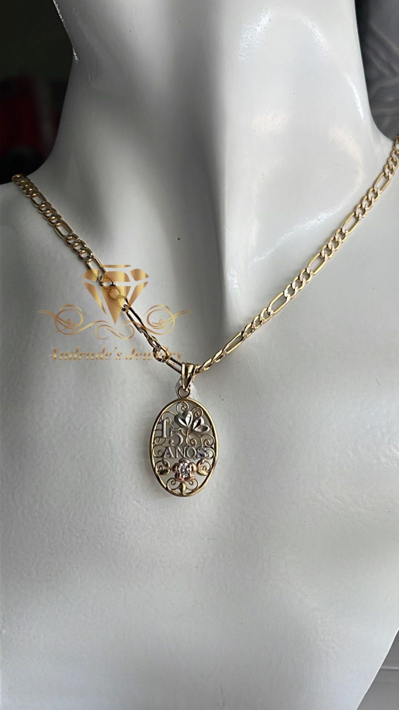 Dije (2.3gr) y medalla de quinceañera