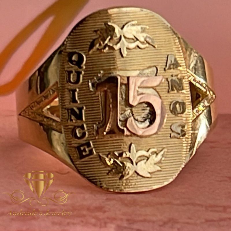 Anillo de quinceañera