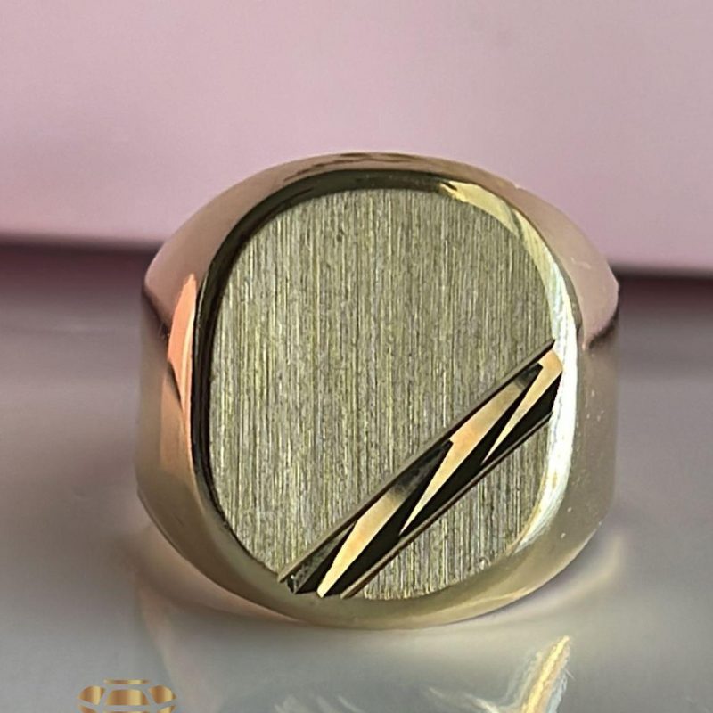 Anillo en oro amarillo para caballero