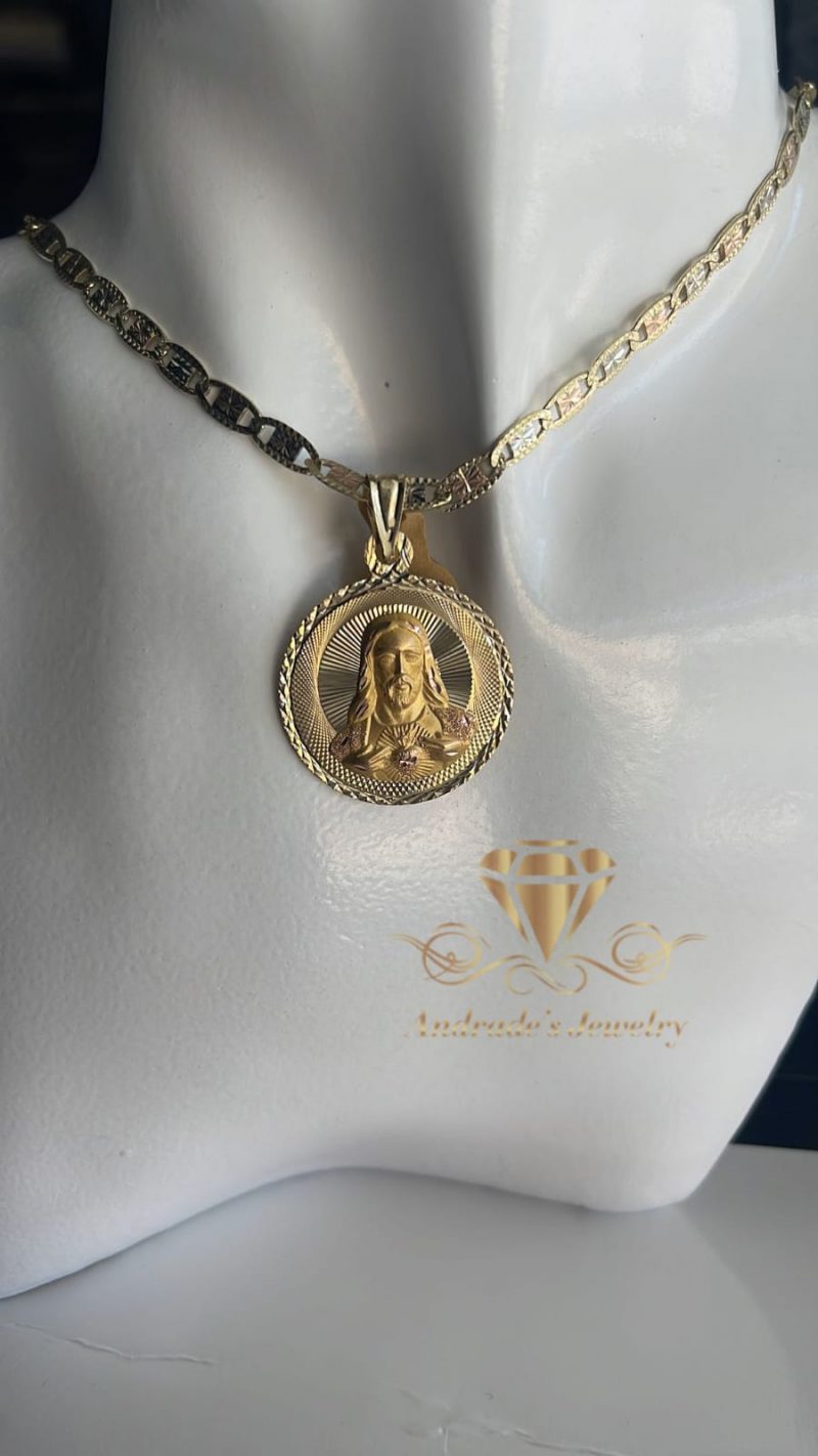 Medalla de la Virgen de Guadalupe tres oros doble cara 5.3gr y Cadena tres oros
