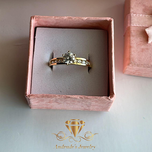 Anillo de compromiso 2.1 gramos