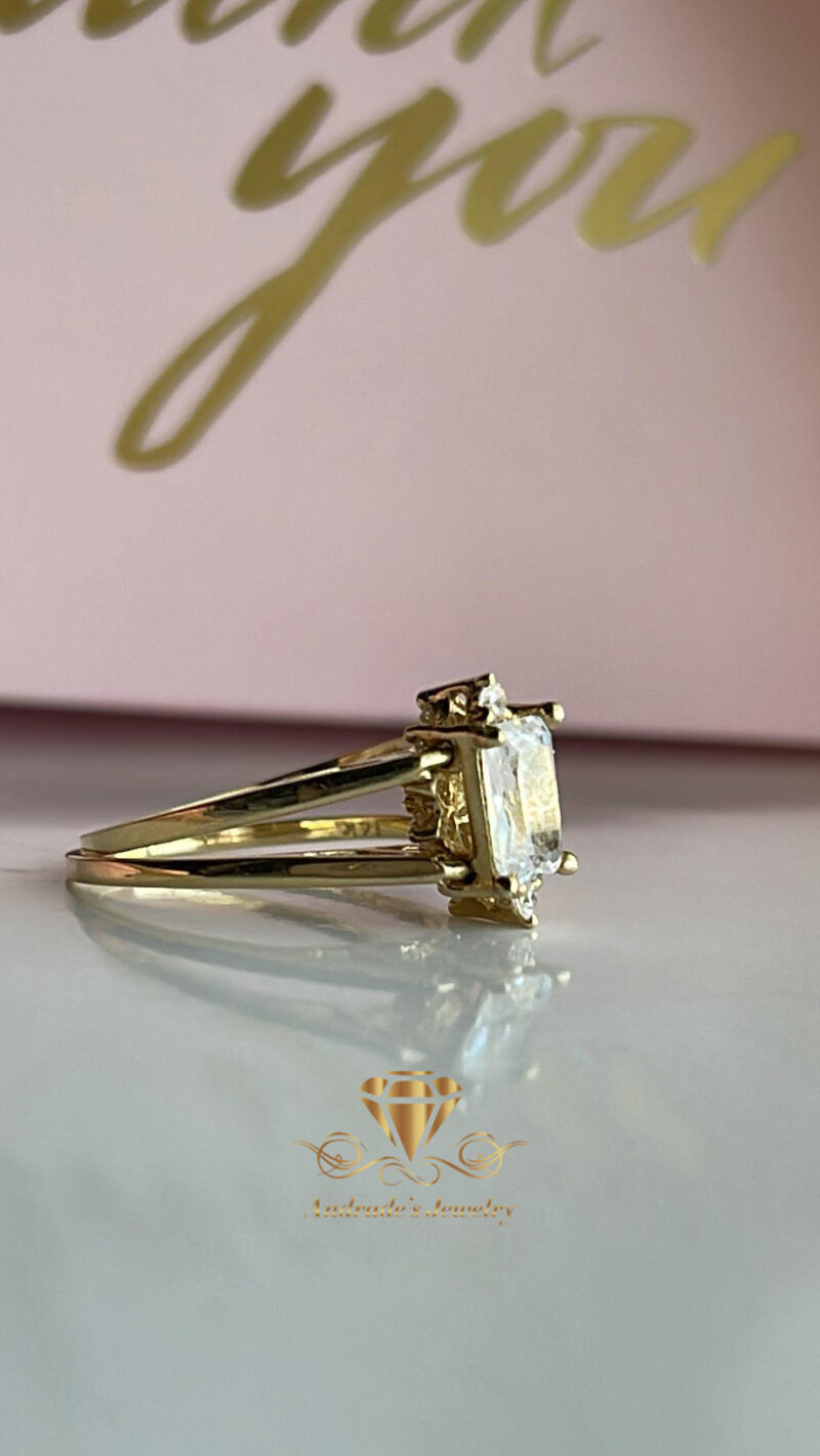 Anillo de compromiso 3.2 gramos