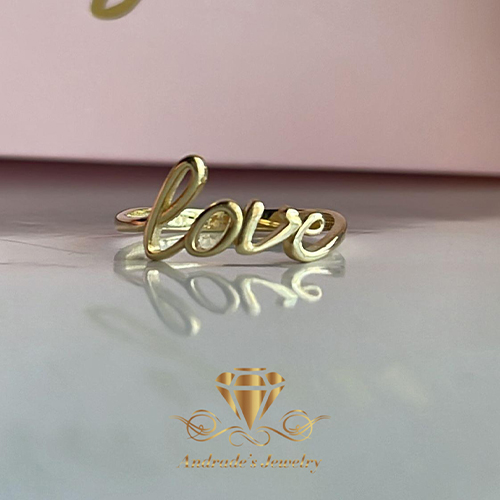 Anillo oro amarillo con la palabra Love 1.4 gramos