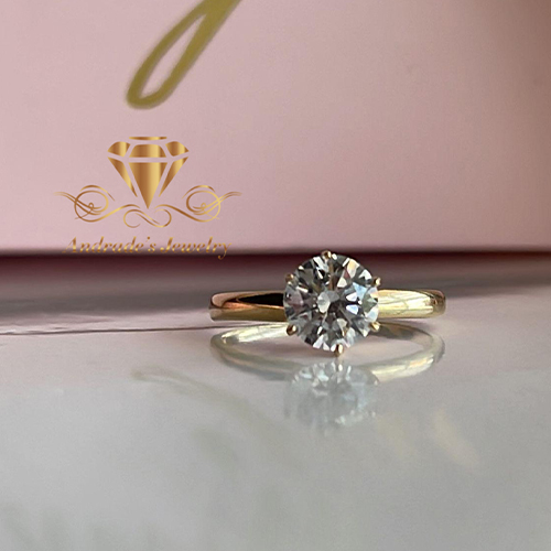 Anillo de compromiso 2.4 gramos