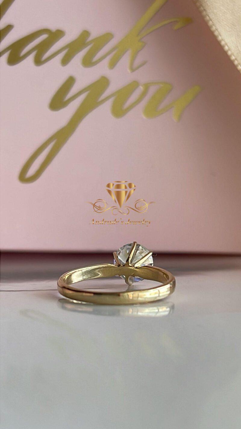Anillo de compromiso 2.4 gramos