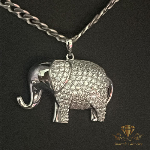 Dije de elefante con zirconias blancas